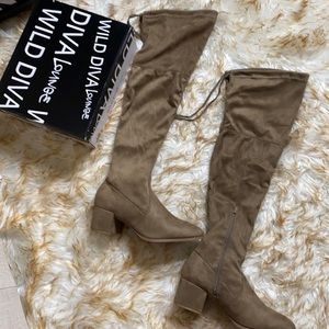 New with original box color Tan Size:10